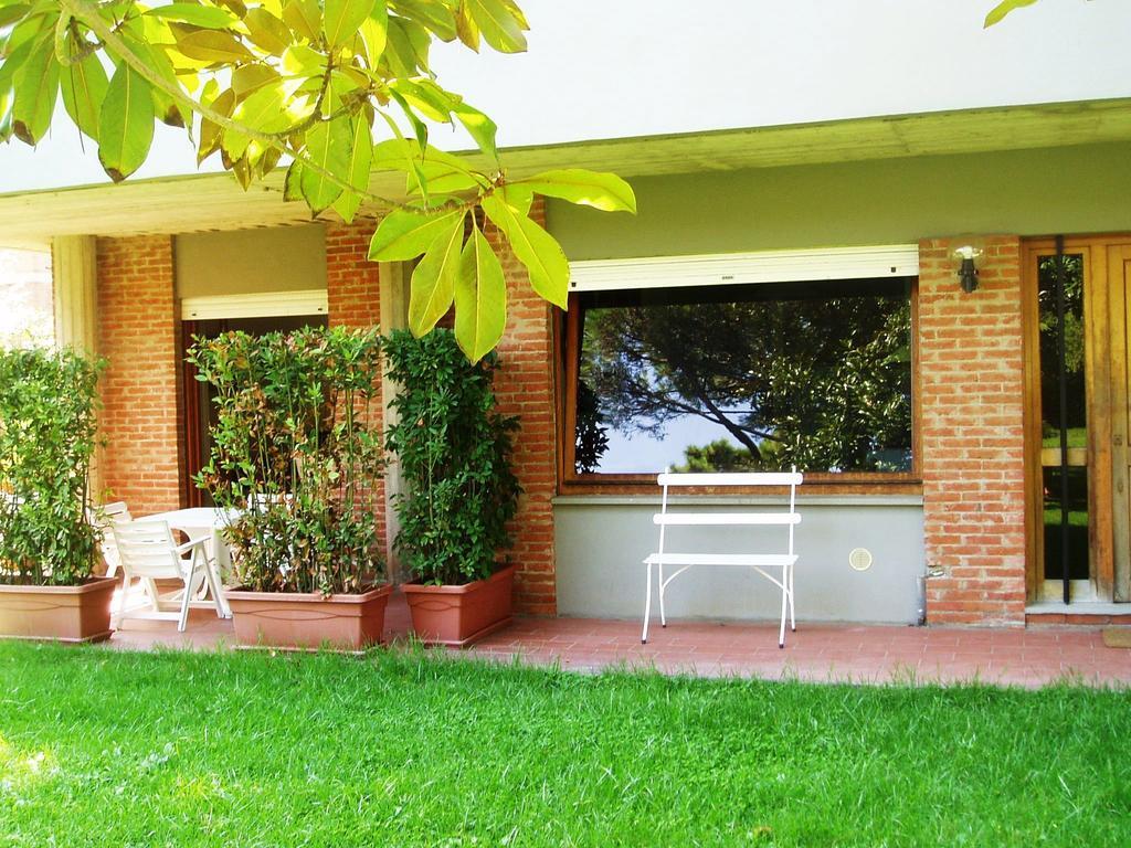 Villa Il Geranio Tirrenia Habitación foto